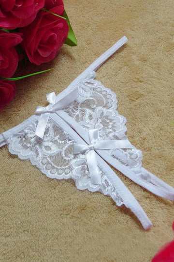 Chilot snur din dantela alba cu decupaj inghinala si model fluture, alb GS1289-2