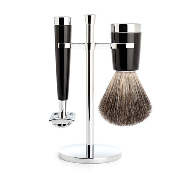 Set de barbierit cu aparat de ras clasic si pamatuf din par de bursuc cu maner de rasina S81M146SR