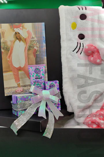 CAD58-225 Cadou - Pijama pufoasa si creme de fata