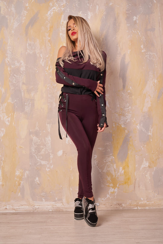D681-81 Tinuta tip panatloni cu snur si bluza pe un umar