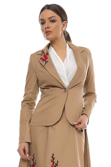 Sacou elegant cu floare brodata pe rever P697
