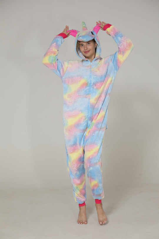 Pijama kigurumi tip salopeta din material pufos si model UNICORN PJM249-100