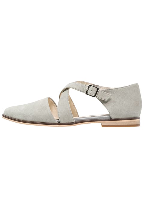 Pantofi fara toc din piele intoarsa cu varf ascutit CH2578-18