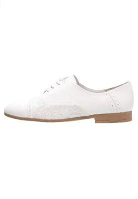 Pantofi smart casual cu sireturi si aplicatii din dantela CH2492-2